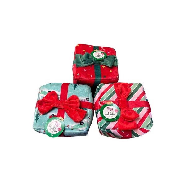 Plush Christmas Gift Wrap 2-in-1 Toy for Dogs - Picture 2 of 4